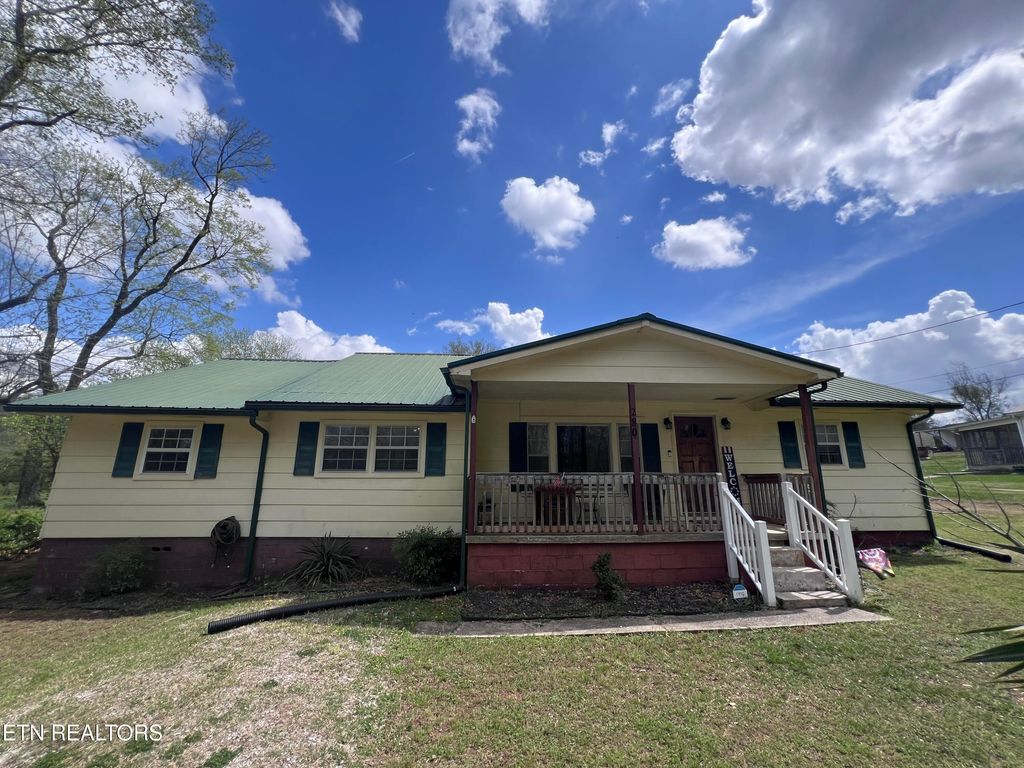 Photo of 280 Harding Rd, Harriman, TN 37748 (MLS # 1335115)