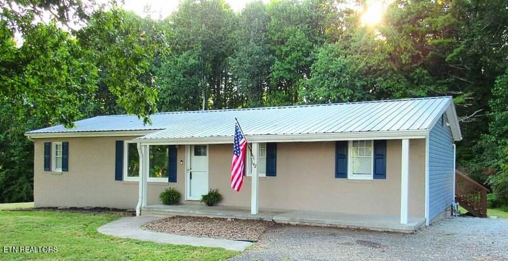 Photo of 142 Matt Edmond Rd, Wartburg, TN 37887 (MLS # 1239835)