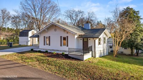 5936 grove Drive Knoxville TN 37918