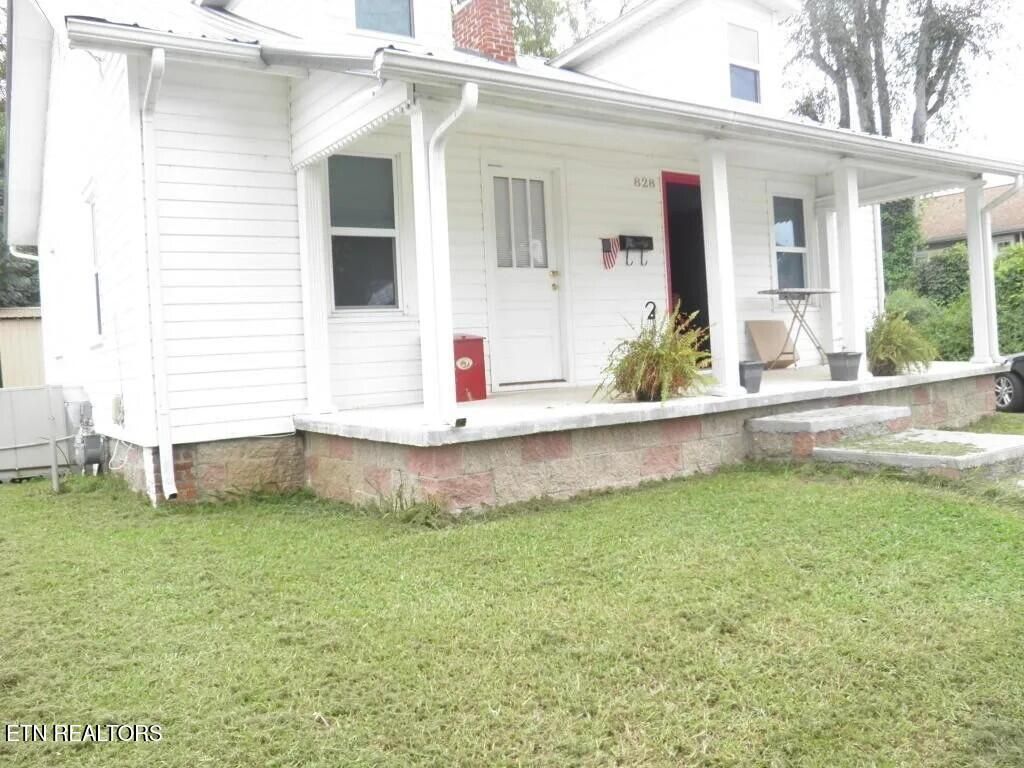 Photo of 828 Mulberry St, Loudon, TN 37774 (MLS # 1324299)