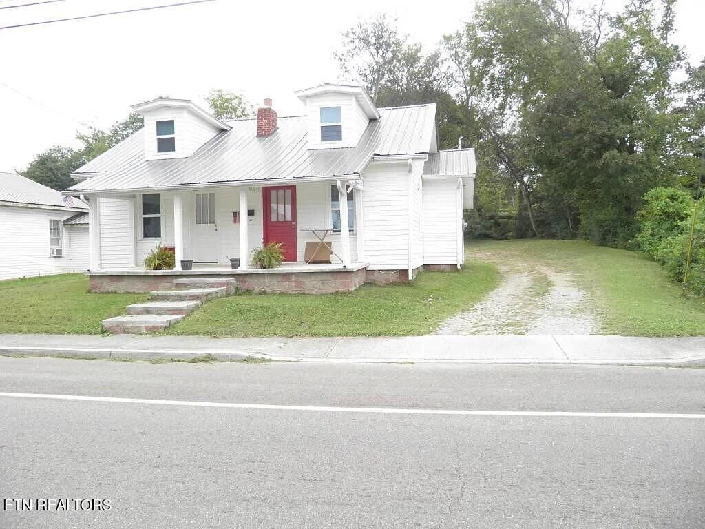 Photo of 828 Mulberry St, Loudon, TN 37774 (MLS # 1324299)