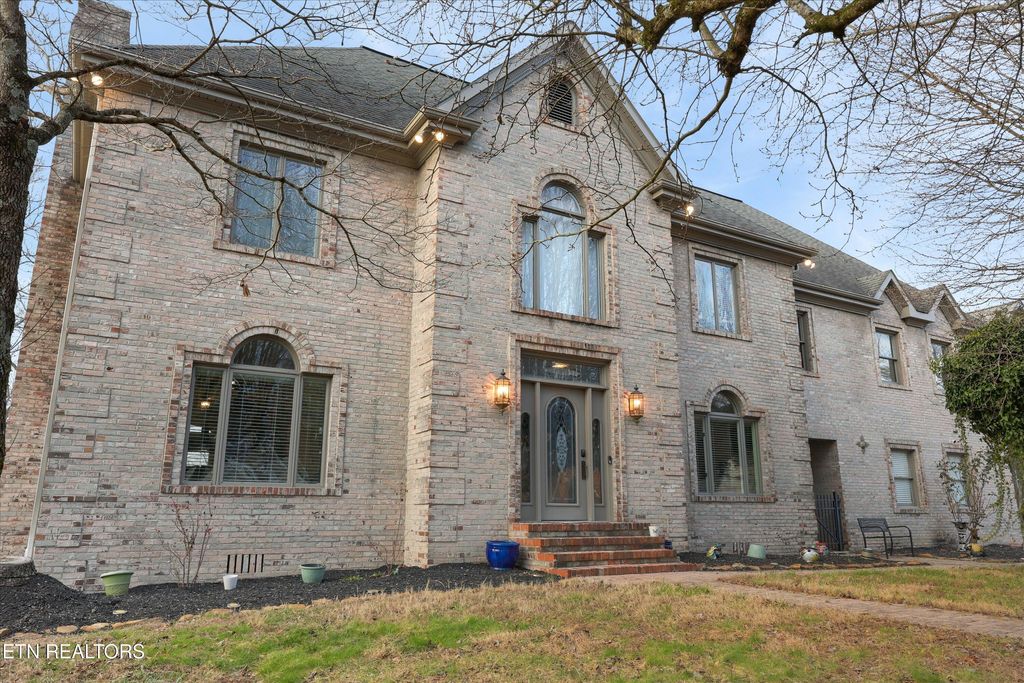 Photo of 1132 Brentwood Point, Kingston, TN 37763 (MLS # 1327506)