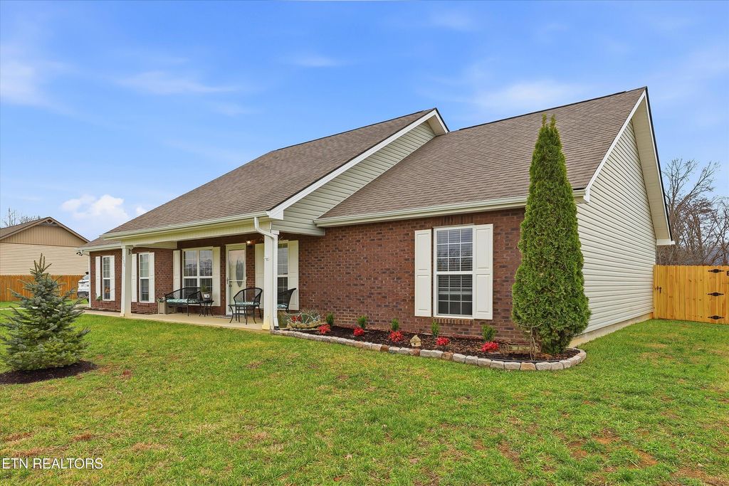 Photo of 530 Roper Way, Walland, TN 37886 (MLS # 1323435)