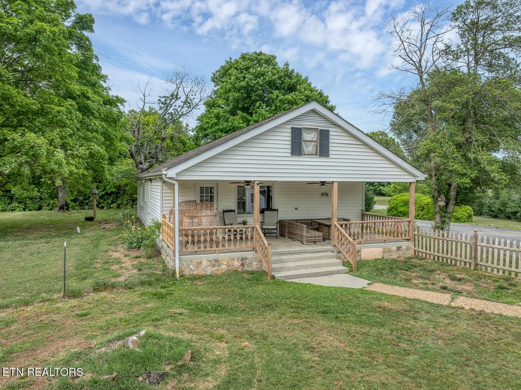 Photo of 1533 Middlesettlements Rd, Maryville, TN 37801 (MLS # 1340069)
