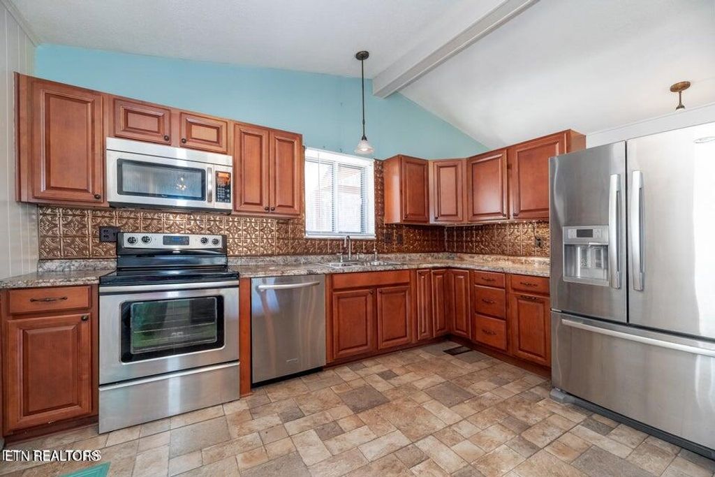 Photo of 112 Victoria Rd, Kingston, TN 37763 (MLS # 1331682)