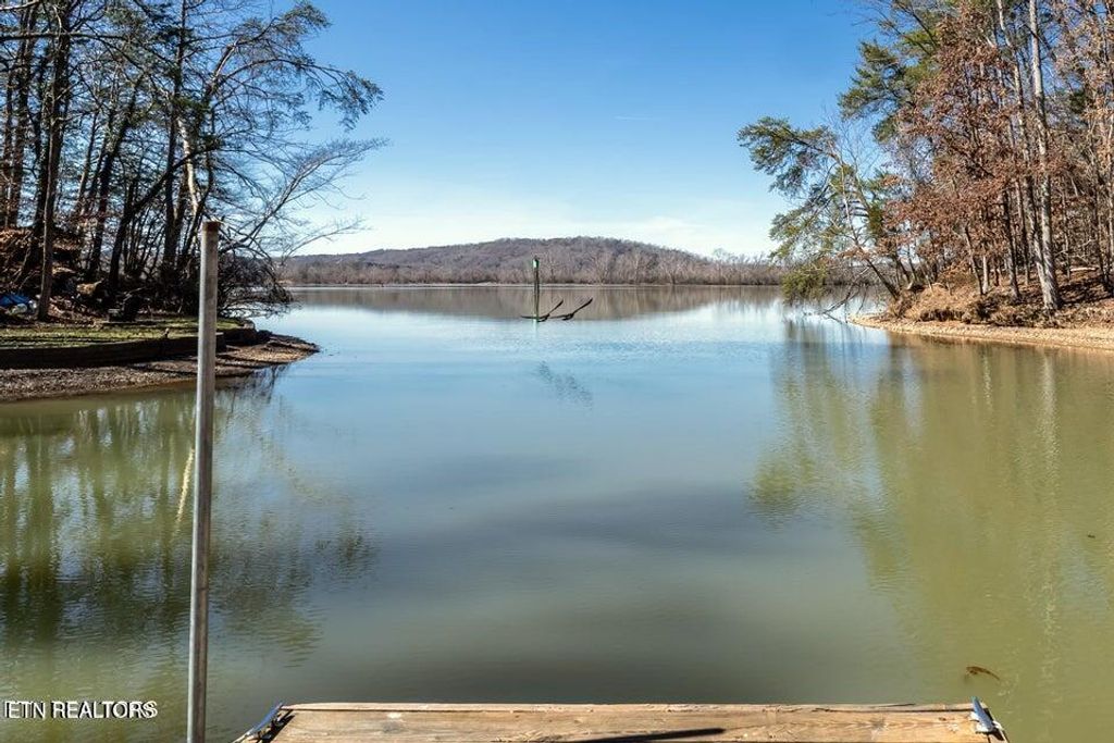 Photo of 112 Victoria Rd, Kingston, TN 37763 (MLS # 1331682)