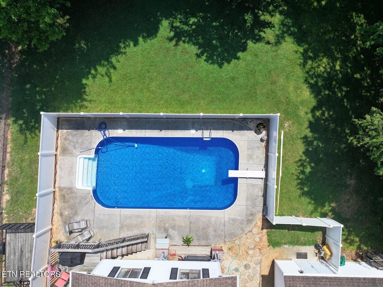 616 Loop Rd
