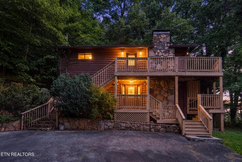 Photo of 2123 Luzerne Drive, Gatlinburg, TN 37738 (MLS # 1357739)