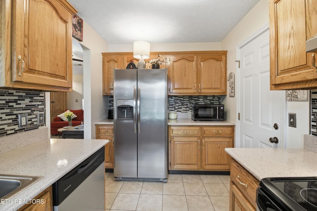 Photo of 6115 Emerald Hills Lane, Knoxville, TN 37912 (MLS # 1333426)