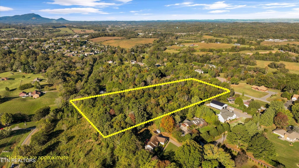 Photo of 15 Allenridge Drive, Sevierville, TN 37876 (MLS # 1359681)