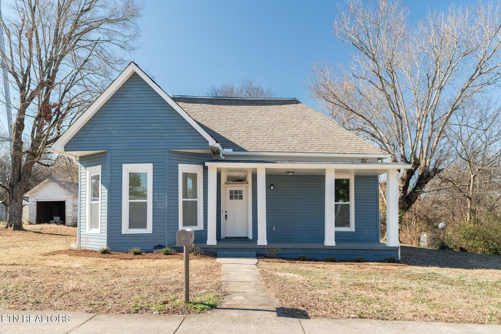 Photo of 570 Monroe St, Madisonville, TN 37354 (MLS # 1326163)