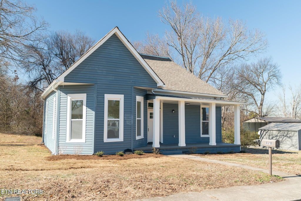 Photo of 570 Monroe St, Madisonville, TN 37354 (MLS # 1326163)
