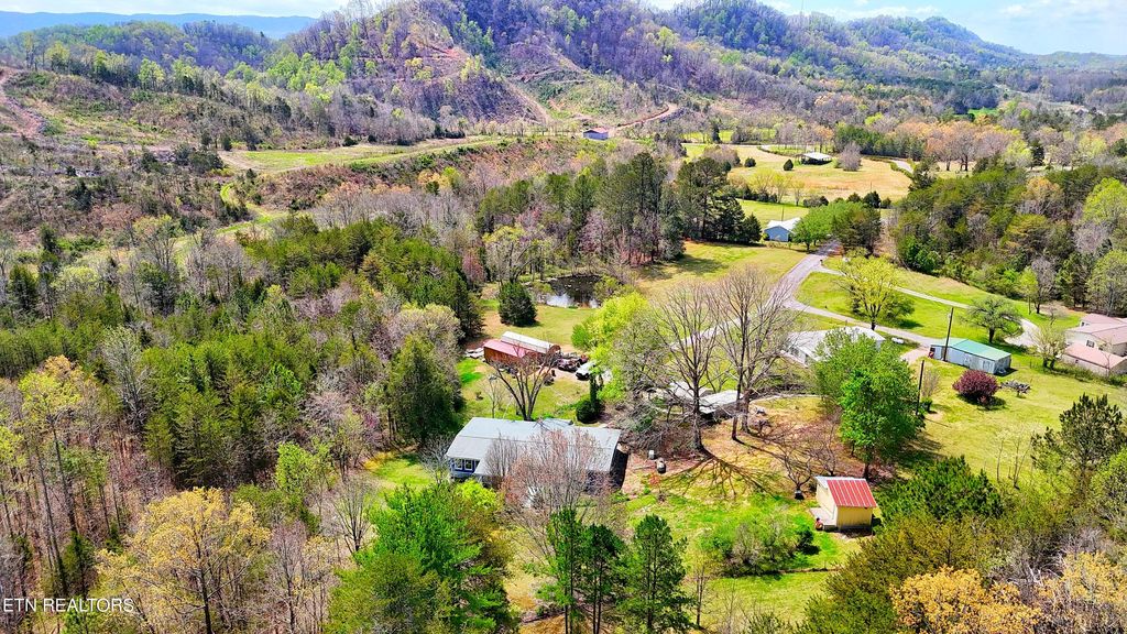 Photo of 169 County Road 463, Englewood, TN 37329 (MLS # 1335397)