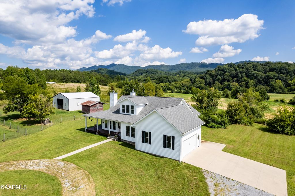 Photo of 816 Country Lane, Walland, TN 37886 (MLS # 1237196)