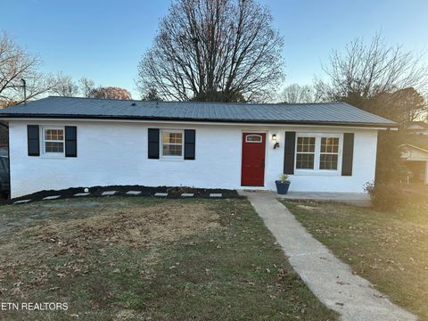 Photo of 425 Cumberland Ave, Athens, TN 37303 (MLS # 1322775)