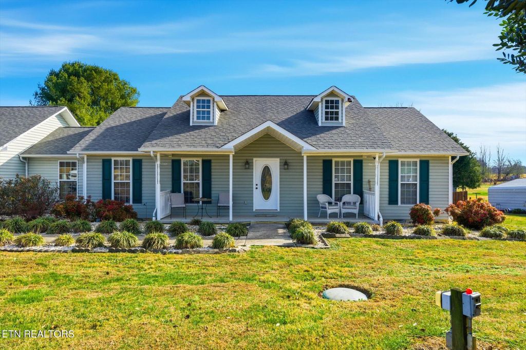 Photo of 930 Oak Grove Rd, Madisonville, TN 37354 (MLS # 1324241)