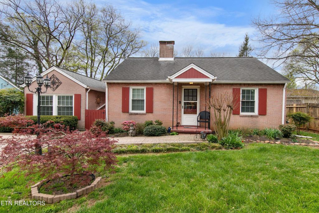 Photo of 2820 Arbor Place, Knoxville, TN 37917 (MLS # 1334931)