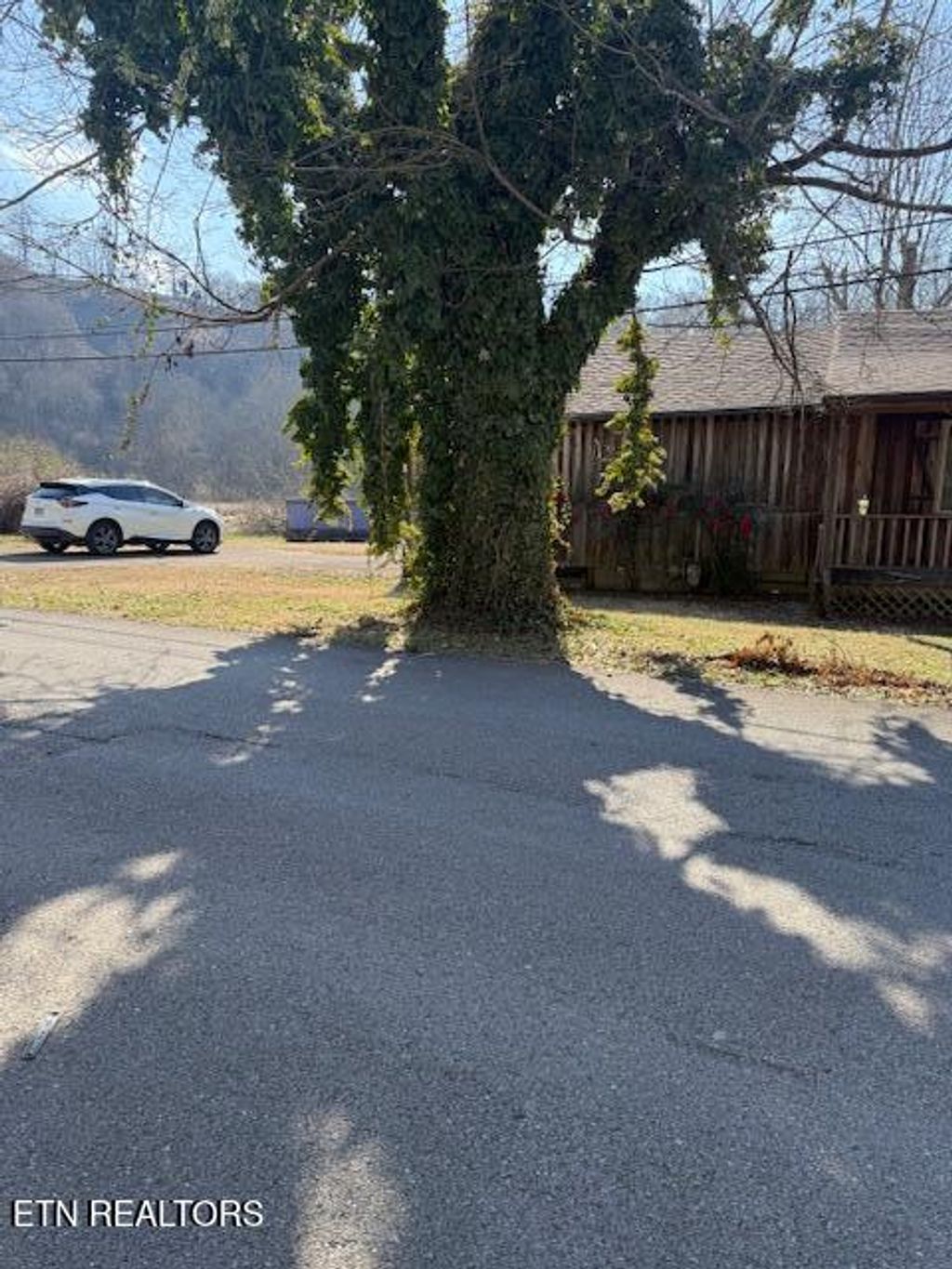 Photo of 320 Hicks St, Athens, TN 37303 (MLS # 1327843)