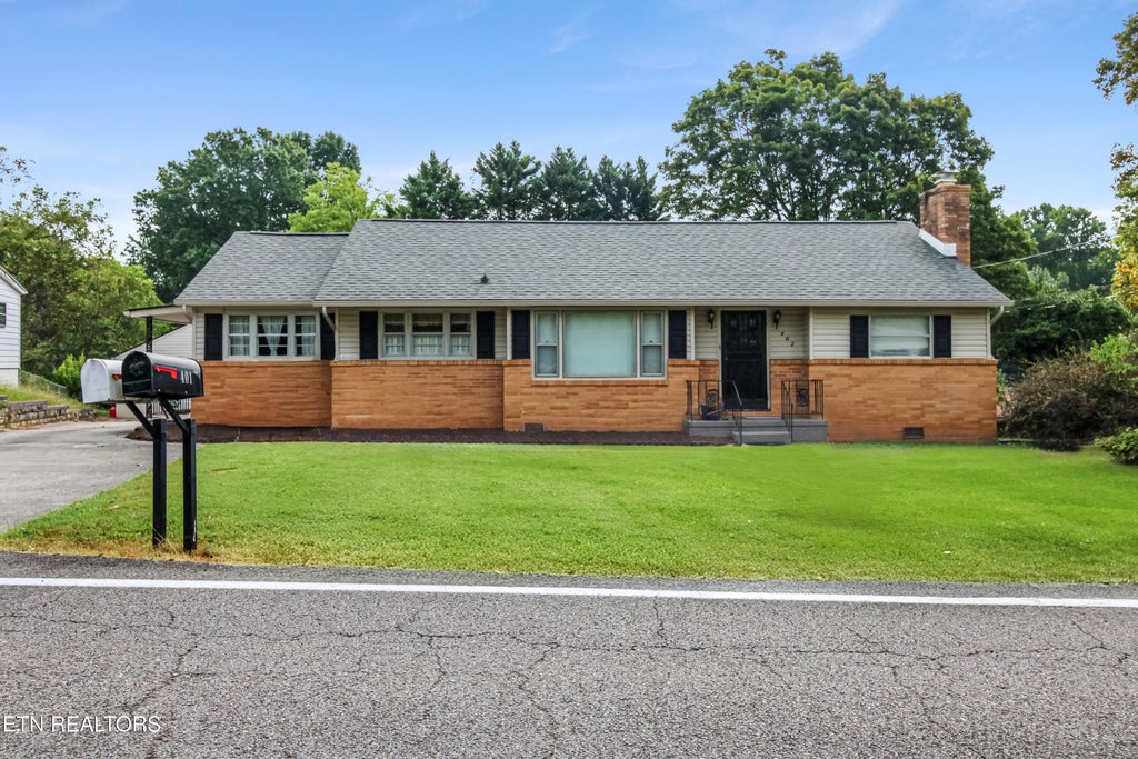 Photo of 402 Stone Rd, Knoxville, TN 37920 (MLS # 1354861)