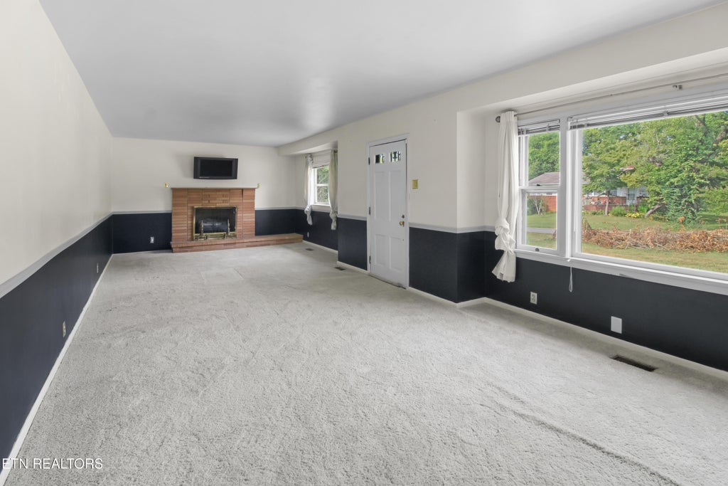Photo of 402 Stone Rd, Knoxville, TN 37920 (MLS # 1354861)
