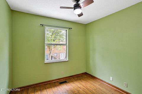 Tiny photo for 1211 Crest Brook Drive, Knoxville, TN 37923 (MLS # 1320297)