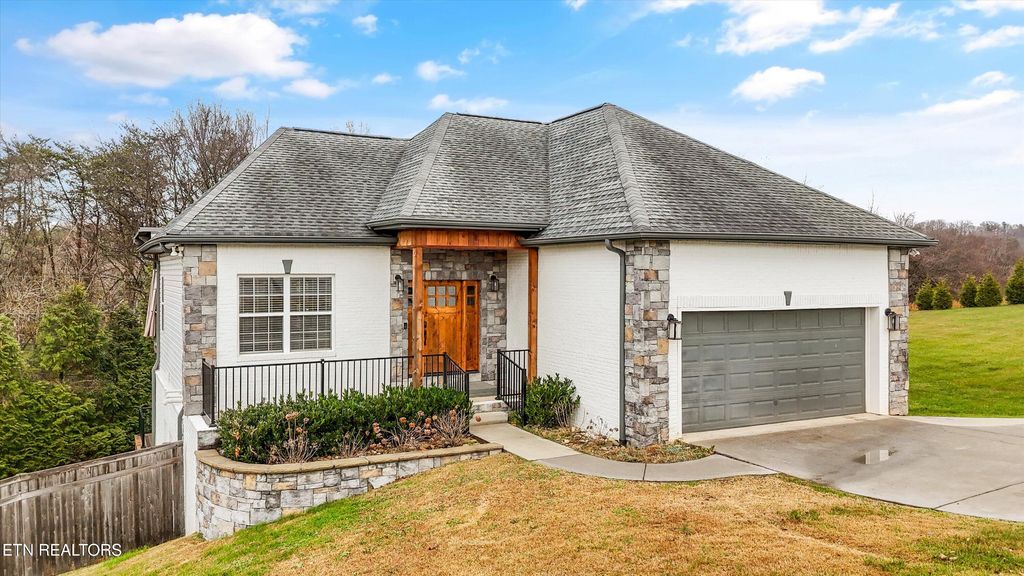 Photo of 5600 Barineau Lane, Knoxville, TN 37920 (MLS # 1323892)