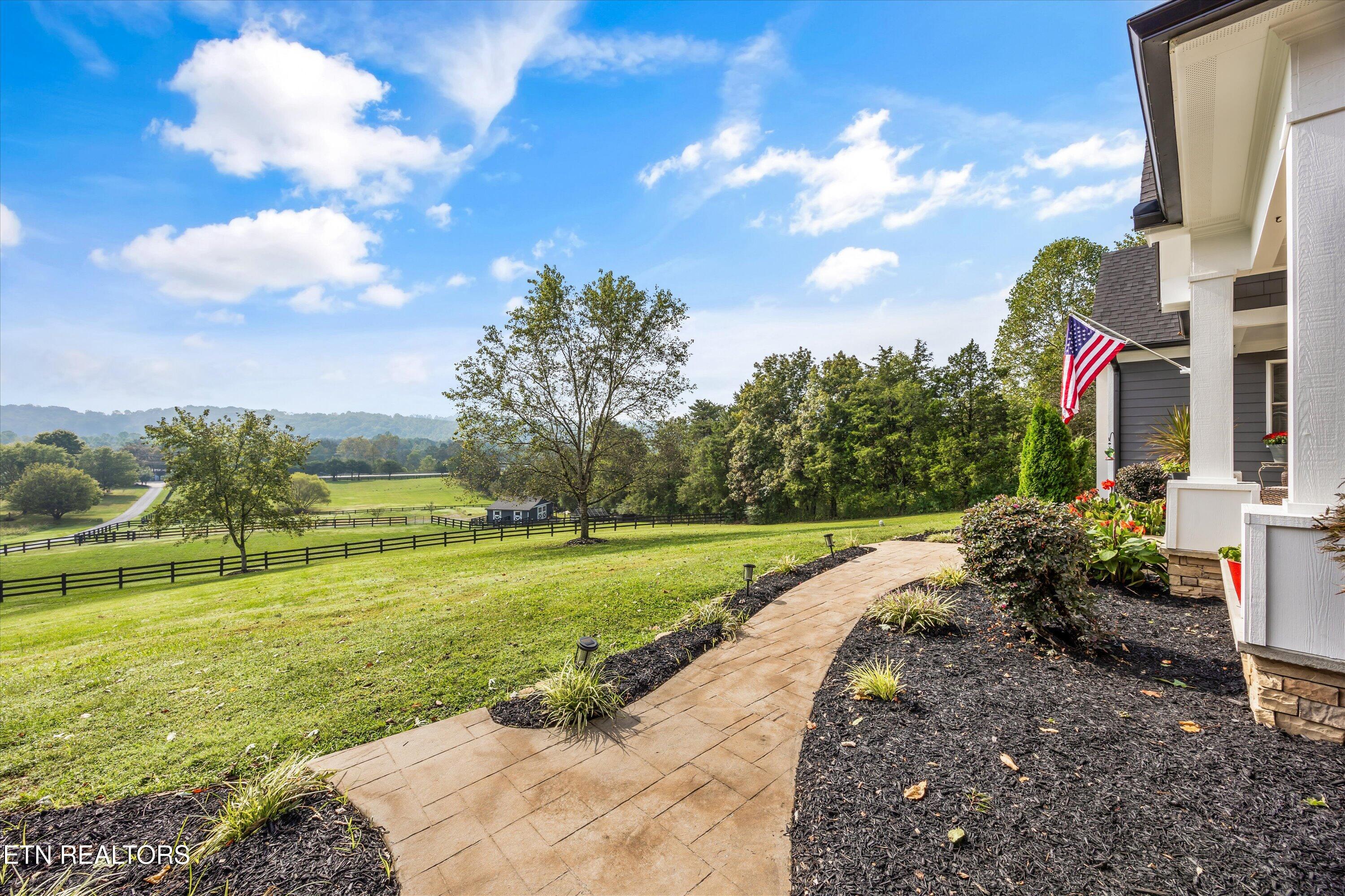 7876 Hines Valley Rd