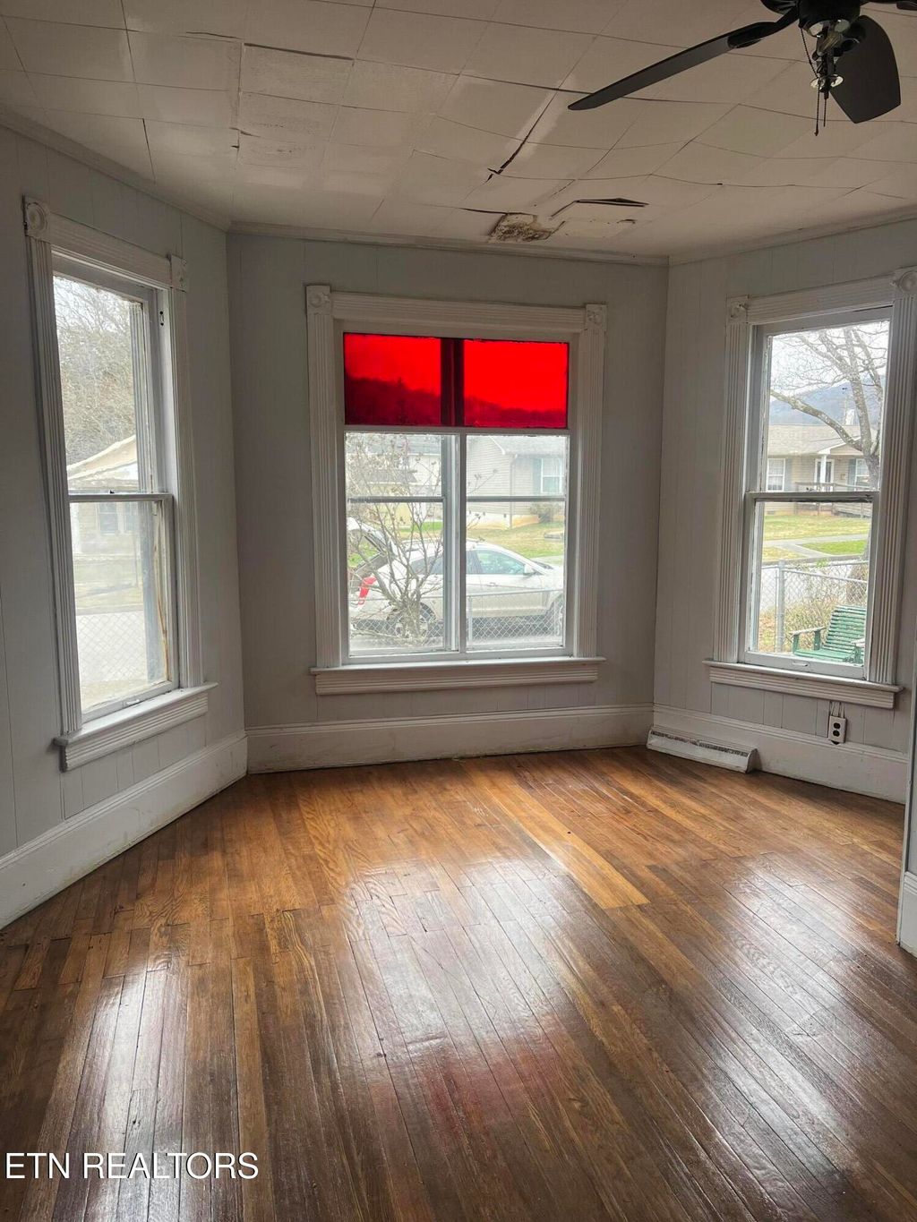 Photo of 306 Carter Ave, Harriman, TN 37748 (MLS # 1323677)