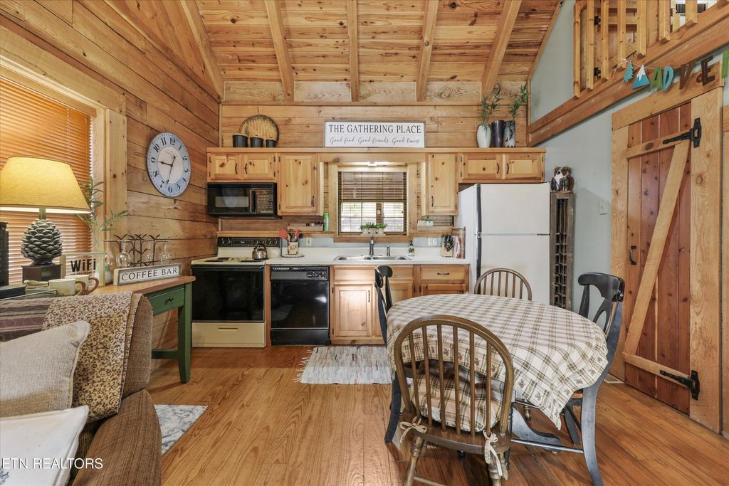 Photo of 316 Laurel Rd, Townsend, TN 37882 (MLS # 1325605)