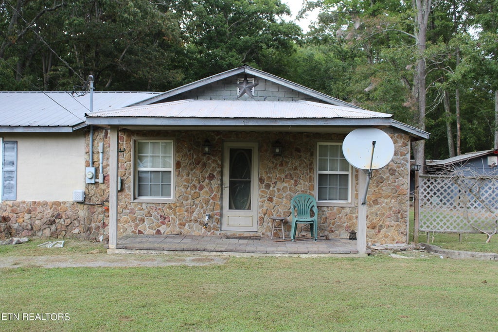 Photo of 1413 Pennsylvania Ave, Jamestown, TN 38556 (MLS # 1354927)