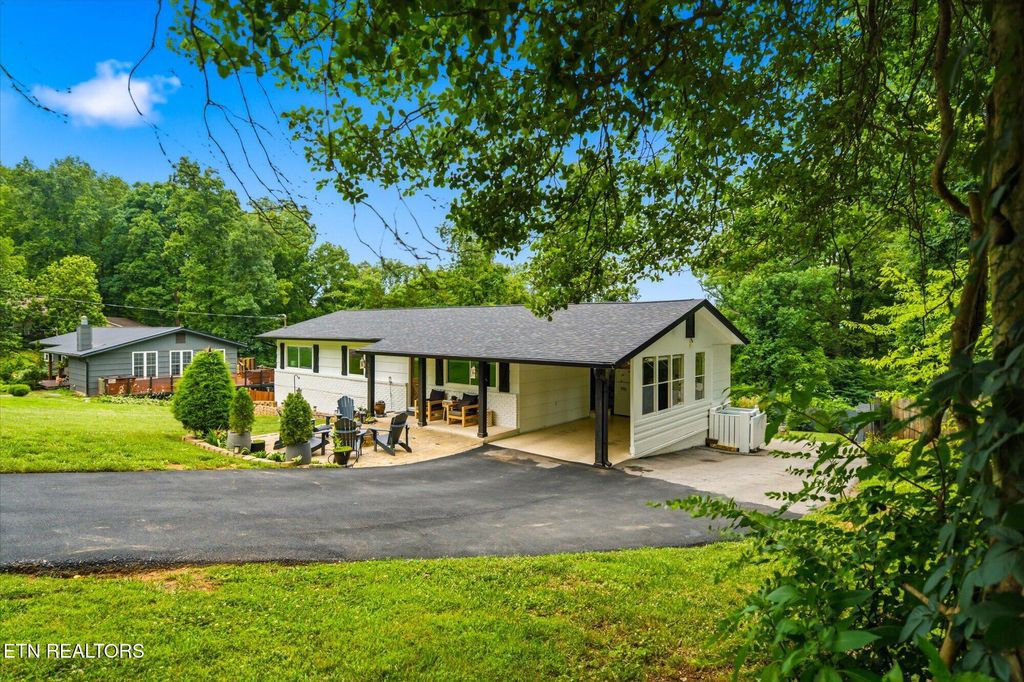Photo of 9229 Topoco Drive, Knoxville, TN 37922 (MLS # 1345428)