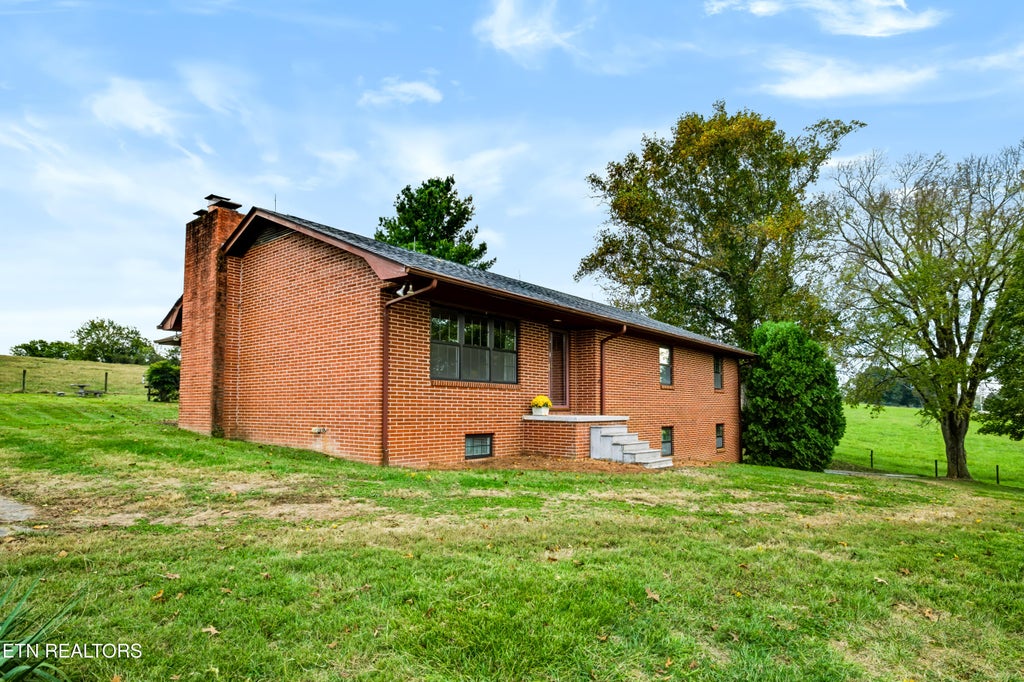 Photo of 5008 N Wildwood Rd, Maryville, TN 37804 (MLS # 1359377)