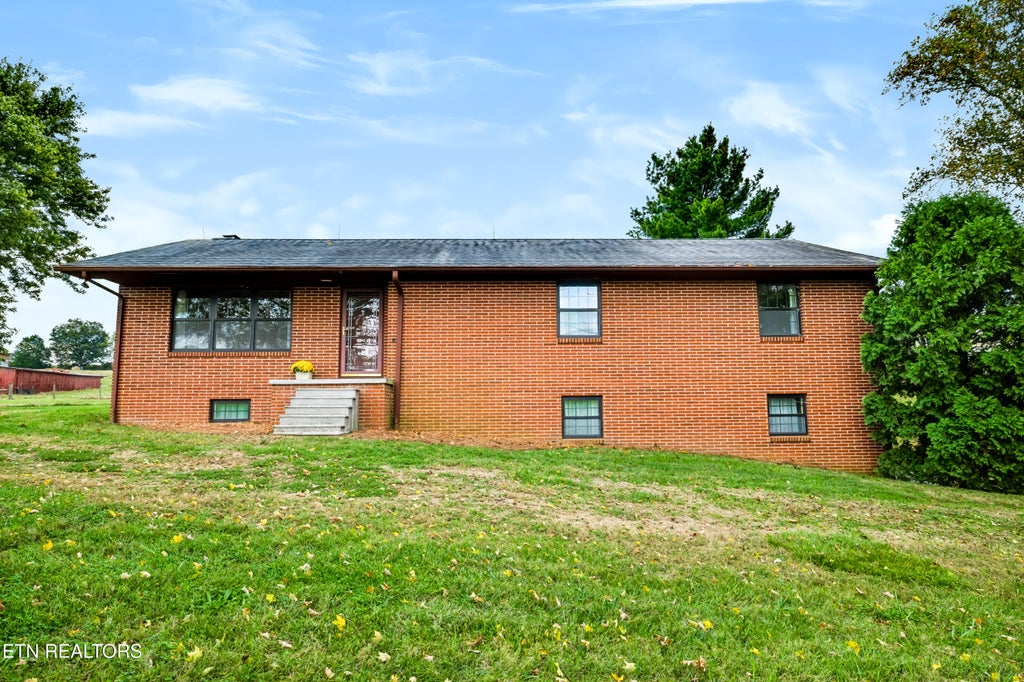 Photo of 5008 N Wildwood Rd, Maryville, TN 37804 (MLS # 1359377)