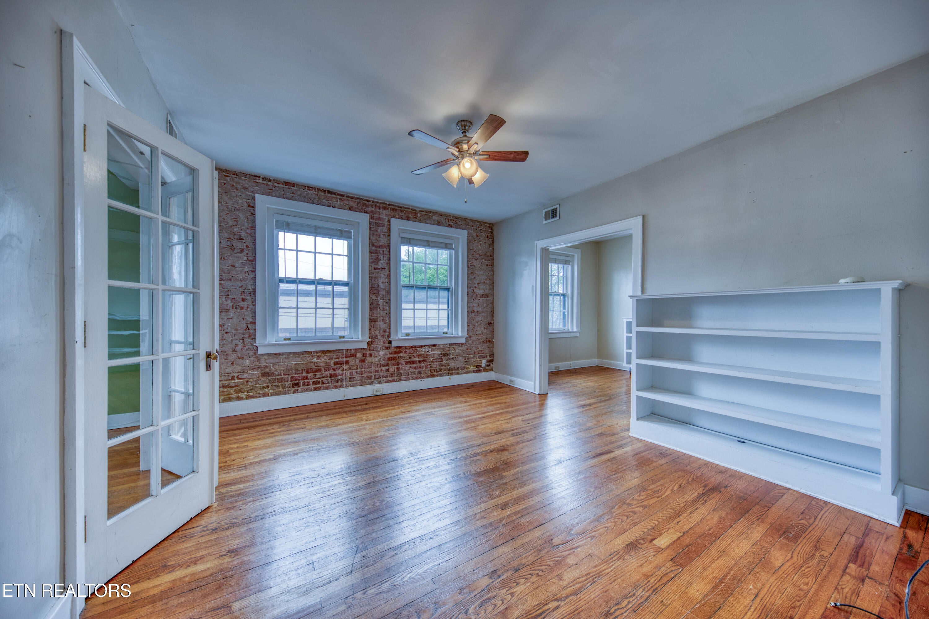 201 W 5th Ave 7