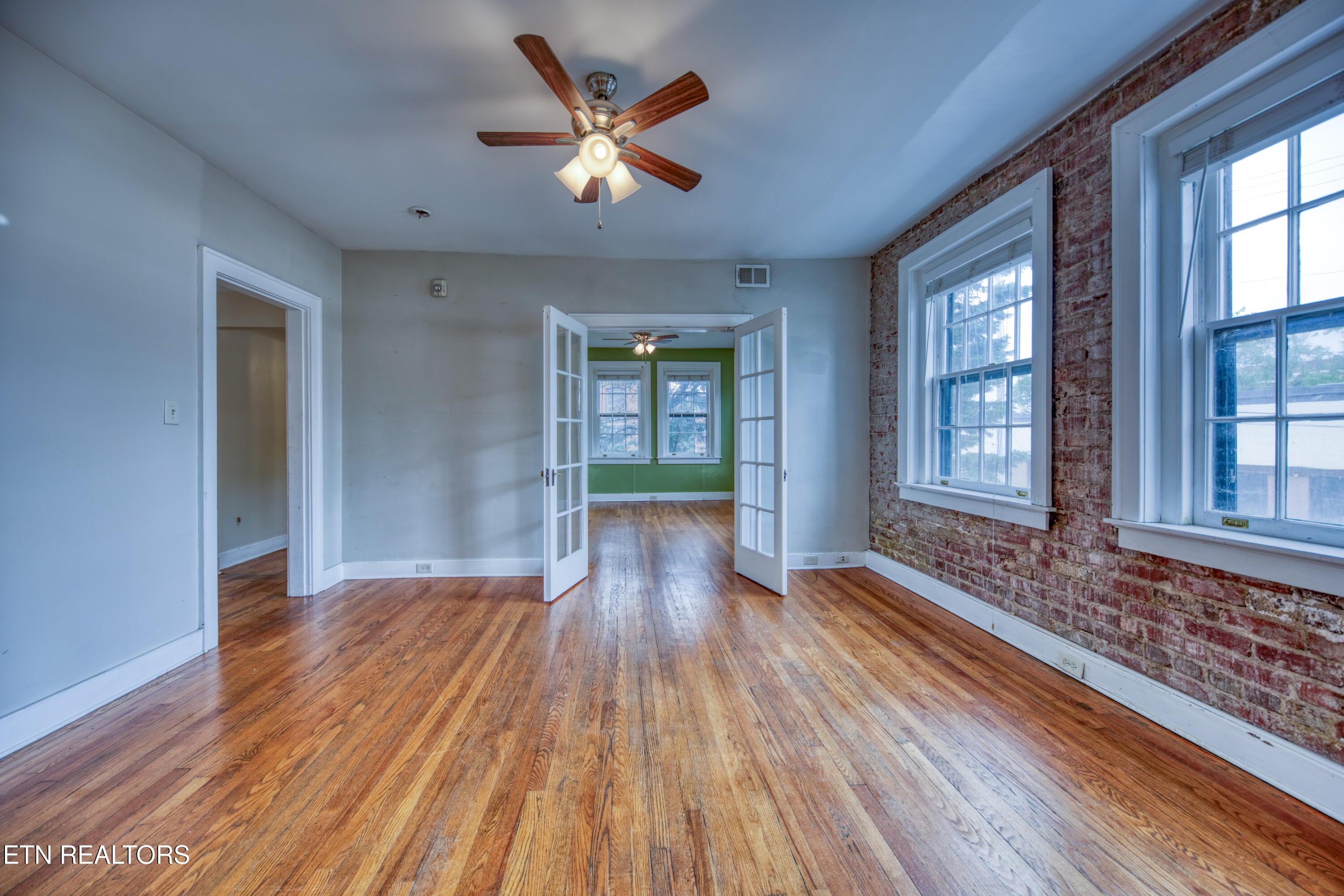 201 W 5th Ave 7
