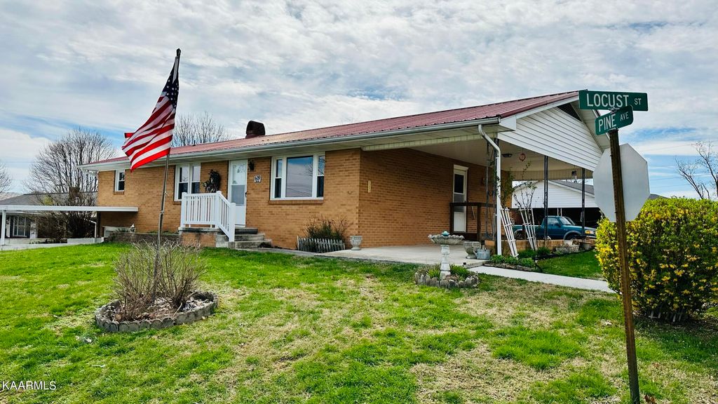 Photo of 609 Pine Ave, New Tazewell, TN 37825 (MLS # 1220009)