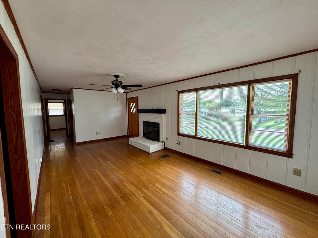 Photo of 107 Hillcrest Lane, Kingston, TN 37763 (MLS # 1348077)