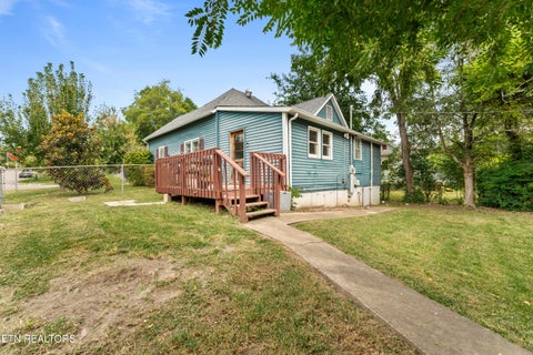 Tiny photo for 400 E Quincy Ave, Knoxville, TN 37917 (MLS # 1354961)