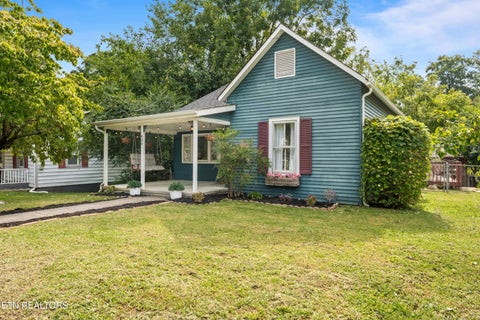 Tiny photo for 400 E Quincy Ave, Knoxville, TN 37917 (MLS # 1354961)