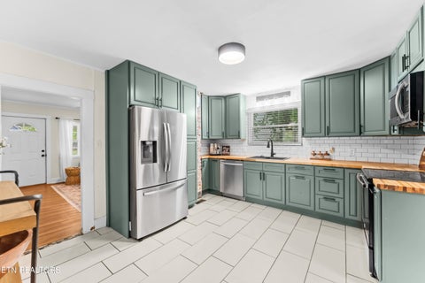 Tiny photo for 400 E Quincy Ave, Knoxville, TN 37917 (MLS # 1354961)