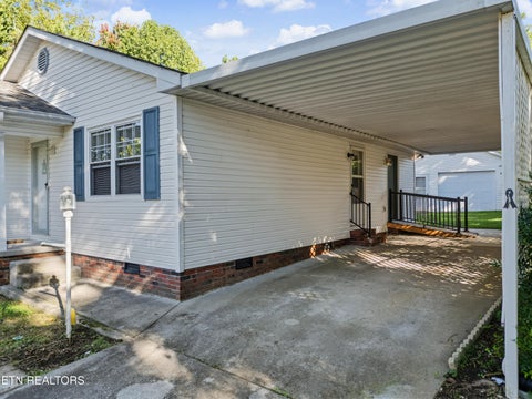 Tiny photo for 911 Michelle Drive, Friendsville, TN 37737 (MLS # 1358393)