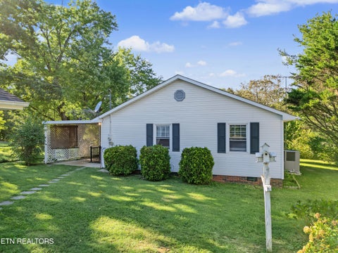 Tiny photo for 911 Michelle Drive, Friendsville, TN 37737 (MLS # 1358393)