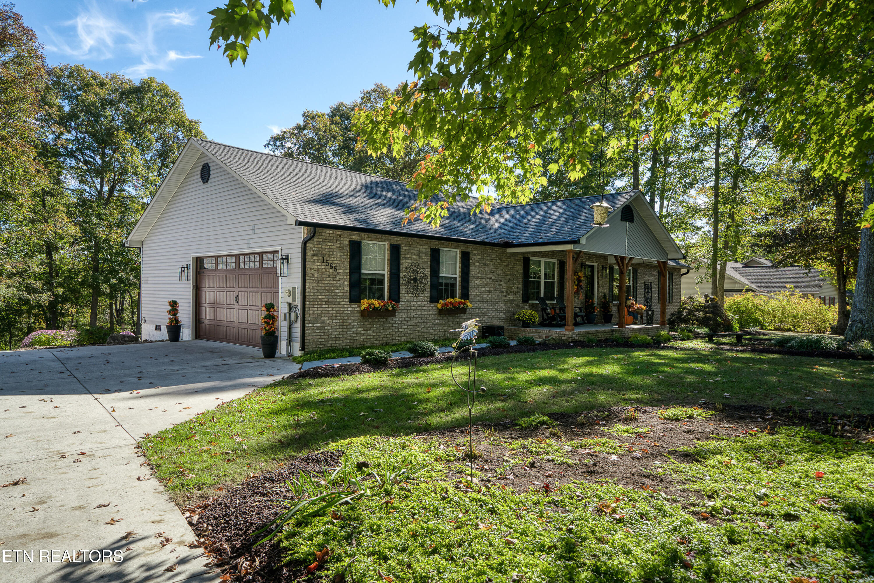 1588 Sunset Ridge Drive Drive