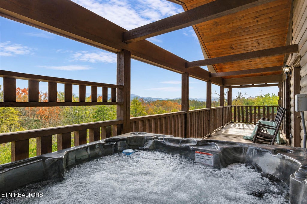 Photo of 2016 Oakmont Drive, Sevierville, TN 37876 (MLS # 1342923)