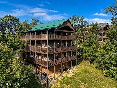 Photo of 2016 Oakmont Drive, Sevierville, TN 37876 (MLS # 1342923)