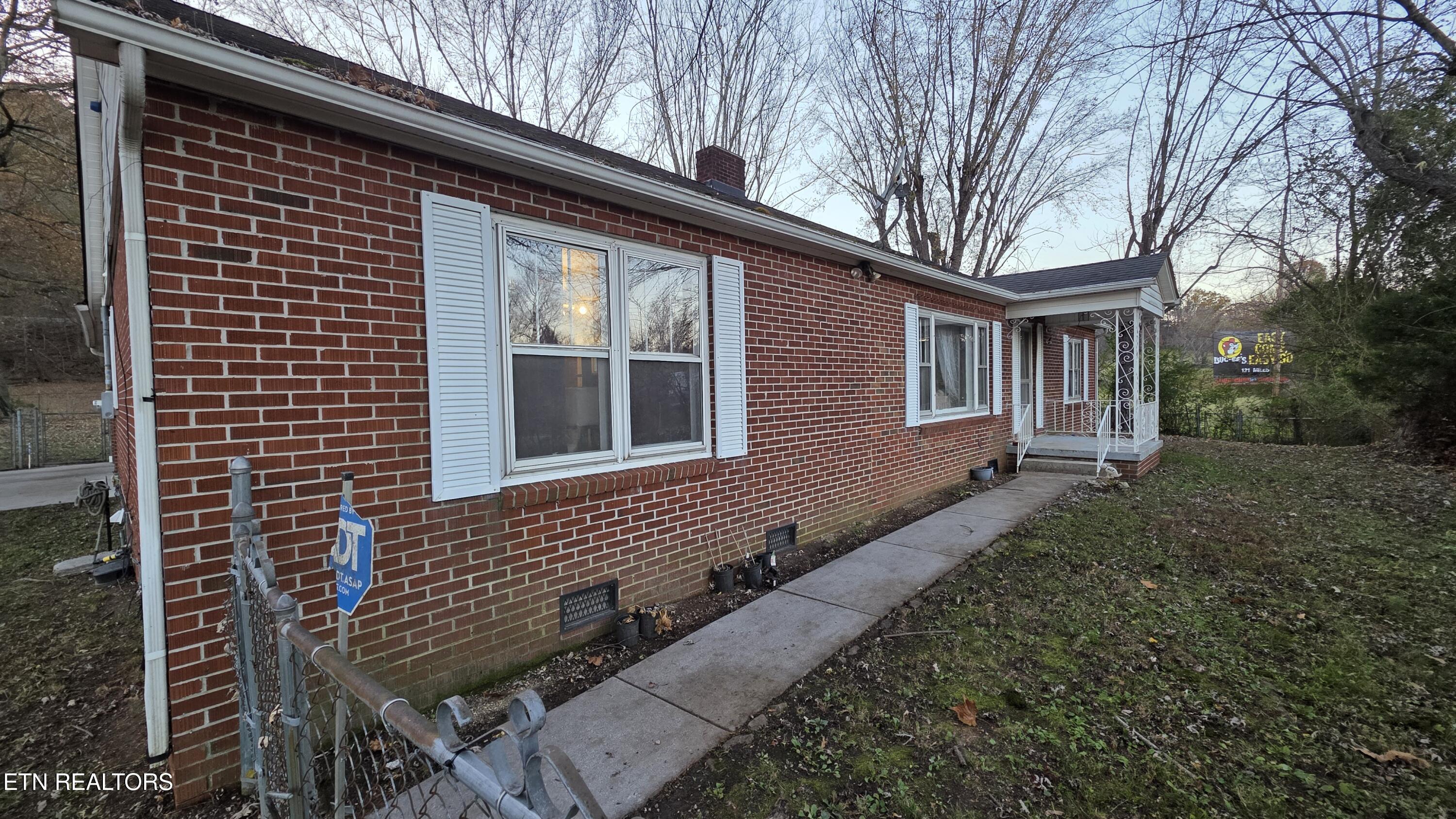 992 Walden Ridge Lane