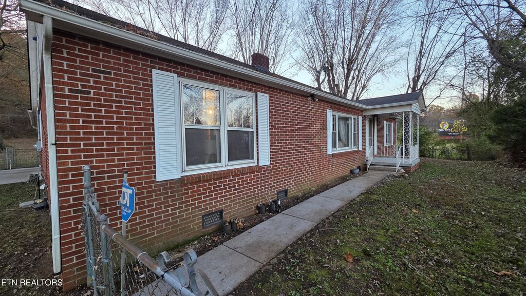 Photo of 992 Walden Ridge Lane, Caryville, TN 37714 (MLS # 1321799)