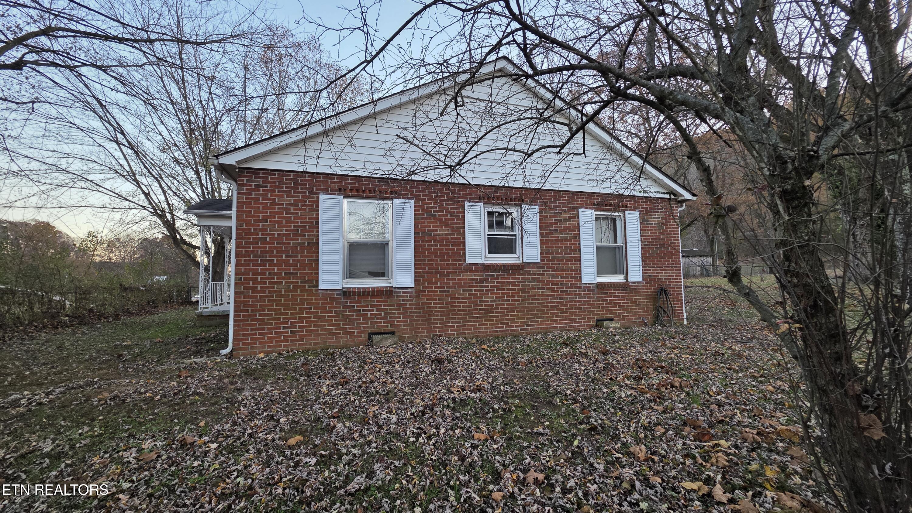 992 Walden Ridge Lane