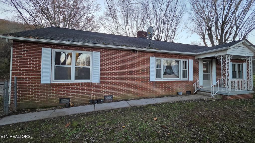 Photo of 992 Walden Ridge Lane, Caryville, TN 37714 (MLS # 1321799)