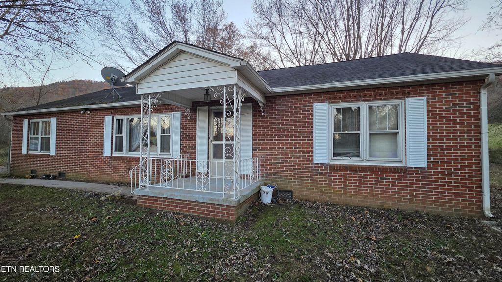 Photo of 992 Walden Ridge Lane, Caryville, TN 37714 (MLS # 1321799)
